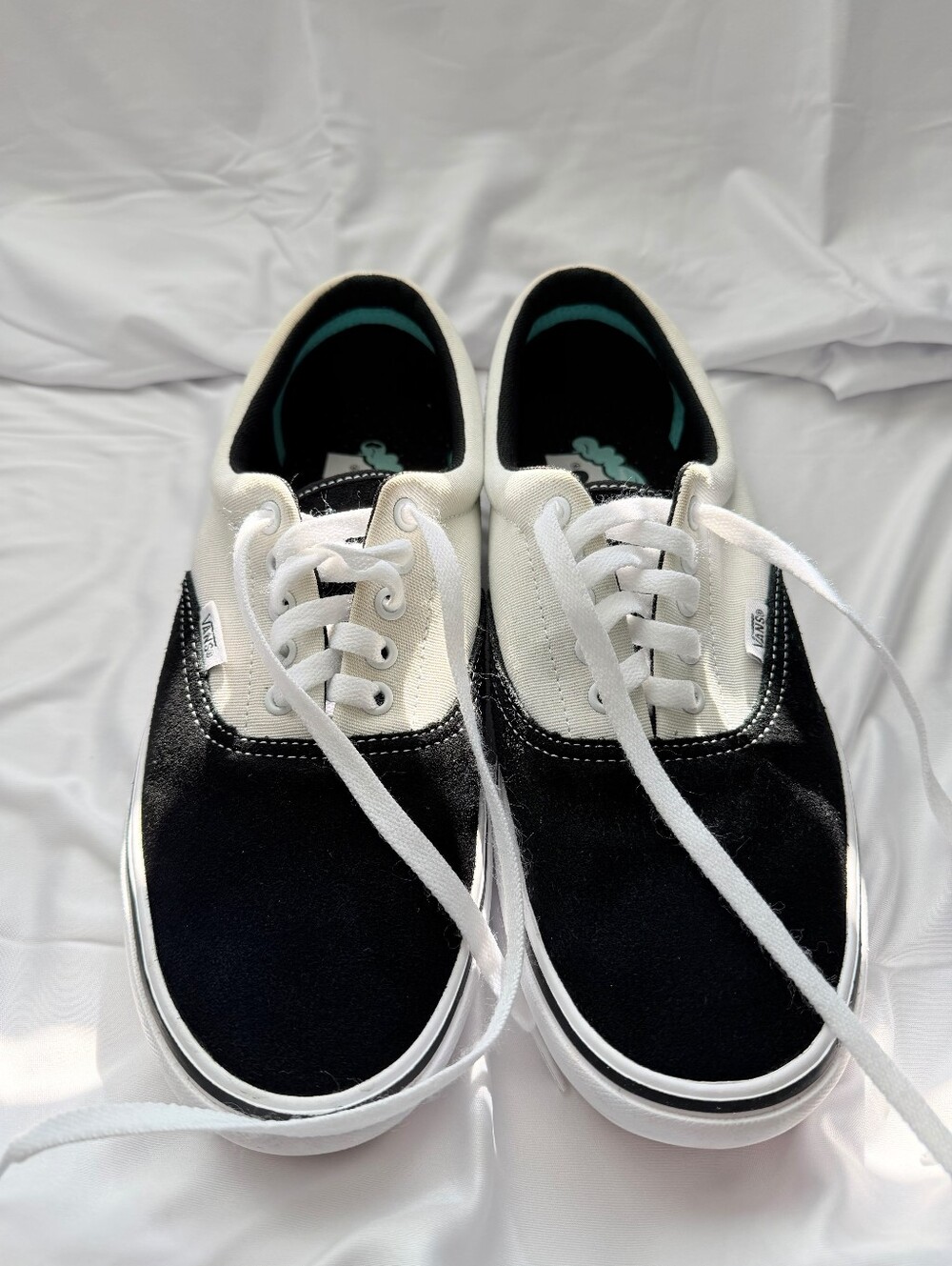 Vans Era ComfyCush Black/White Men's Size 10 Classic Skate Sneakers - Picture 2 of 9